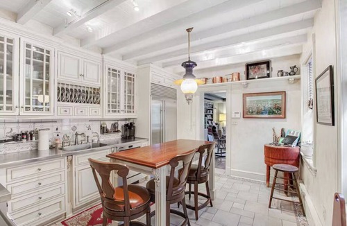 Historic District House | Submariner's Gate - Historic 4-bedroom home in charming Annapolis with parking