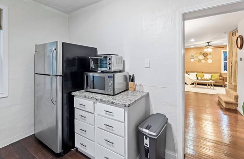 Loring Heights Apartment | Suburban Buckhead Oasis - steps to beautiful park, playground, 5 min to midtown!