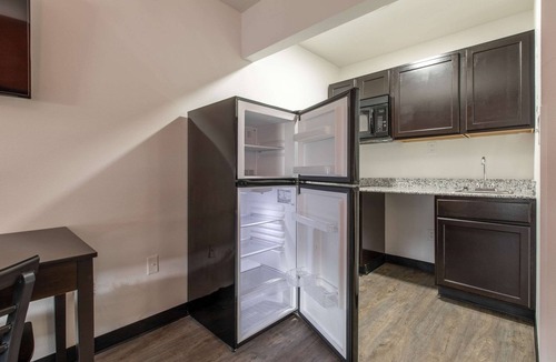 Arcadia Hotel | Suburban Studios Spartanburg - I-26