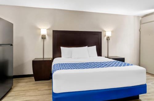 Orange Park Hotel | Suburban Studios