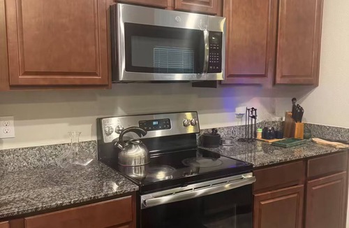 Riverview House | Suburban Tampa Oasis Beach& Fun