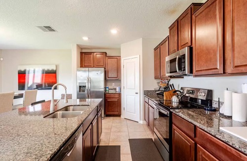 Riverview House | Suburban Tampa Oasis Beach& Fun