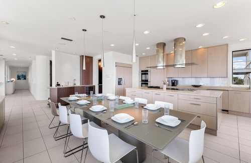 Plantation House | Sugar Sands Sanctuary: Gorgeous Beachfront Home, Infinity Pool, 5 Masters