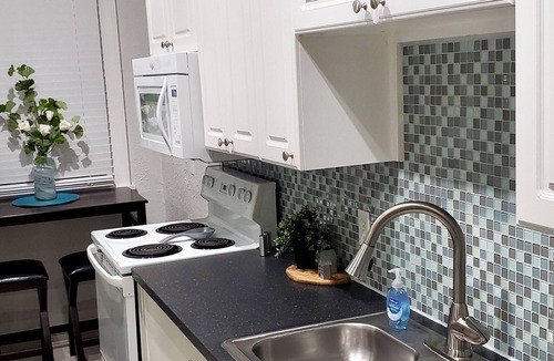 Courier City - Oscawana Apartment | Suite 10 - Casablanca of Hyde Park