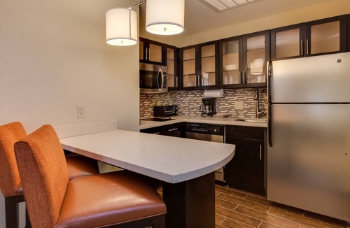 East Point Apartment | Suite Near ATL | Free Breakfast, Shared BBQ Area, 24h Business Center!