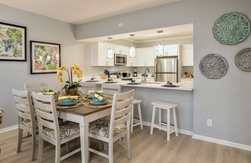 Key West Condo | *SUITE SANCTUARY @ THE BEACH* Oceanfront Condo & Pool + LAST KEY SERVICES.