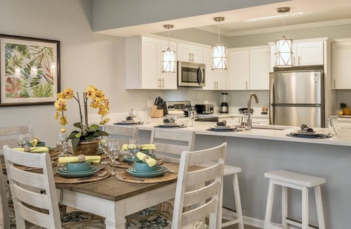 Key West Condo | *SUITE SANCTUARY @ THE BEACH* Oceanfront Condo & Pool + LAST KEY SERVICES.