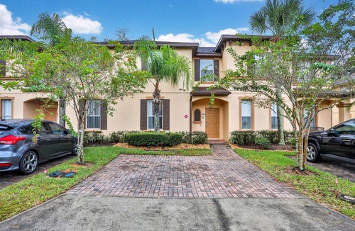 Regal Palms House | Suite Spot