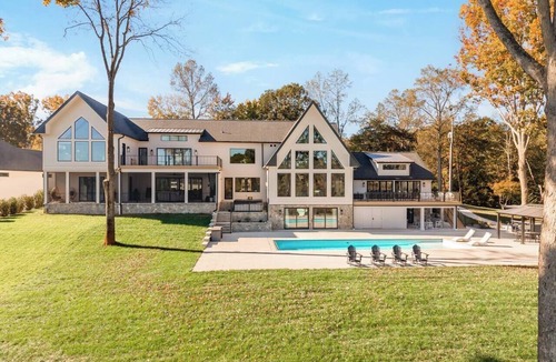 North Shore House | Suite View - Smith Mountain Lake