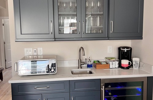 Holgate House | SUMMER 2026 AVAILABILITY - Beach Getaway w/Pool + Hot Tub: Perfect for families