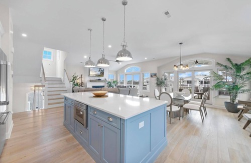 Holgate House | SUMMER 2026 AVAILABILITY - Beach Getaway w/Pool + Hot Tub: Perfect for families