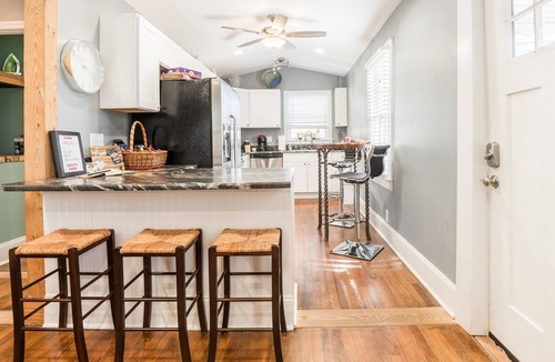 Greenville House | Summer Availability! 2B/1B W/ Lrg fenced-in backyard