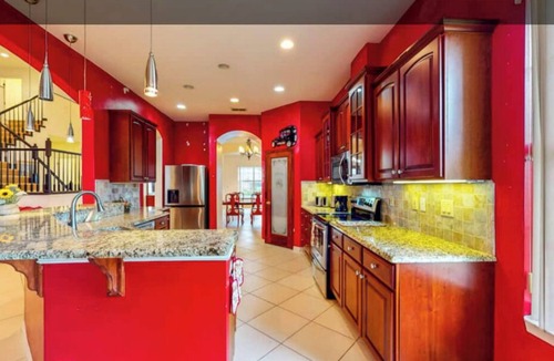 Deltona Lakes Villa | Summer deal: Group Getaway, up to Sleeps 22, 5BR, Huge Home + 6-Car Parking