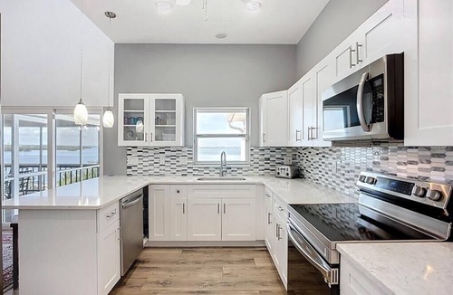 Bayshore Gardens House | Summer Discounts!3BD 2BA Townhome Side A Bring your Boat