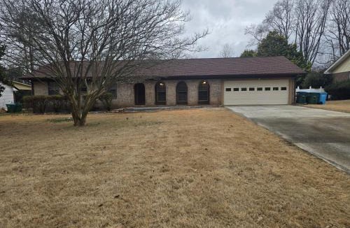 Stone Mountain House | Summer Escape with a Private Pool Perfect for Families, Spacious, Great Location