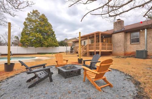 Stone Mountain House | Summer Escape with a Private Pool Perfect for Families, Spacious, Great Location