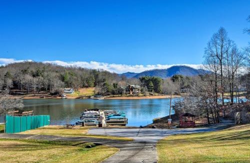 Chatuge Village House | Summer in the Smokies! Hayesville Bungalow w/Deck