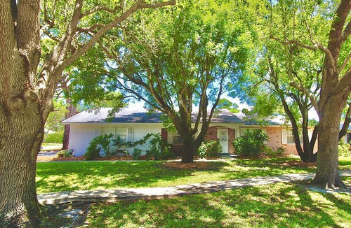 Tequesta House | Summer Pricing! Coastal Village Retreat in Tequesta Village of Jupiter