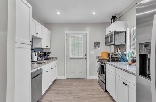 Winter Haven House | Summer Specials! Perfect Couple Oasis! Pet Friendly, 2 Beds