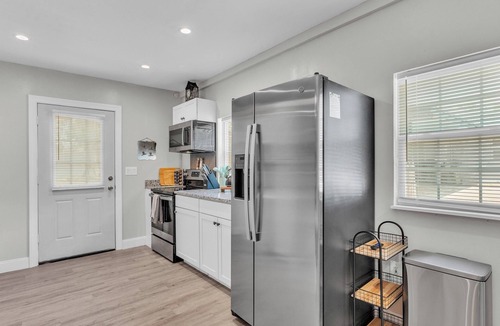 Winter Haven House | Summer Specials! Perfect Couple Oasis! Pet Friendly, 2 Beds