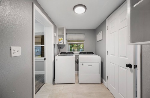 Winter Haven House | Summer Specials! Pet Friendly, 7 Beds, Family Oasis