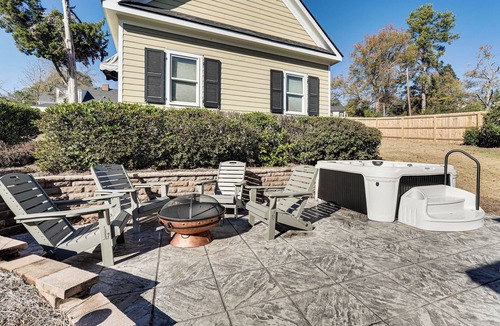 Summerville House | Summerville Historic Bungalow w/Hot Tub