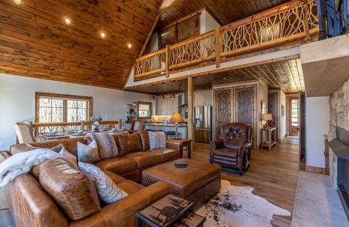 Banner Elk Cabin | Summit Haven - Luxury home in Eagles Nest, hot tub, gameroom