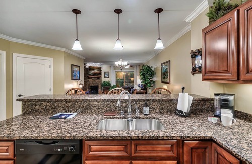 Gatlinburg Apartment | Summit Manor Condo - Steps from Gatlinburg Strip!