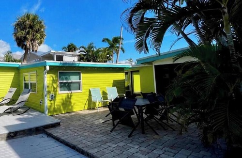 Matlacha House | Sun, beach, and unbeatable prices!
