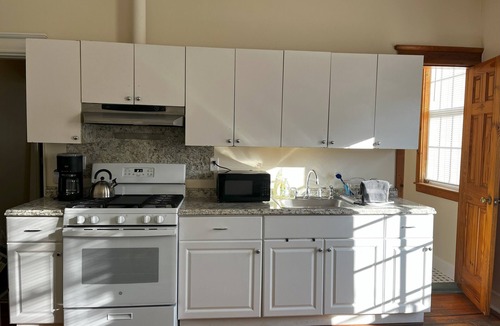Whitman Apartment | Sun Drenched 2 Bedroom w/Balcony & Laundry!
