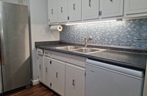 Thomas Drive Condo | Sun Harbor Hideaway Sleeps 4 - 1 Bedroom Condo - Waterview with Balcony