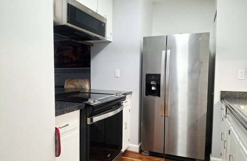 Thomas Drive Condo | Sun Harbor Hideaway Sleeps 4 - 1 Bedroom Condo - Waterview with Balcony