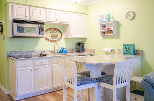 Tybee Island Condo | Sun, Sand and Pool : Condo at Savannah, Tybee