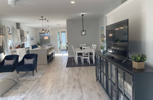Naples Park House | Sun-Soaked Pool Oasis—Walk to Beach