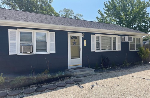 Osbornsville House | SUN7 | Bring your boat! Waterfront cottage w/private dock!