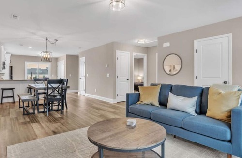 Simpsonville House | Sunbeam Point~ Pet-Friendly Simpsonville Rental