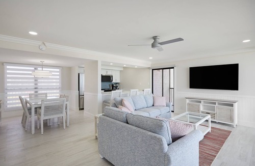 Beachview Country Club Estates Condo | Sundial A301- Gorgeous Beachfront Residence at Sundial Sanibel