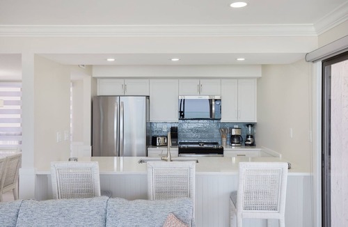 Beachview Country Club Estates Condo | Sundial A301- Gorgeous Beachfront Residence at Sundial Sanibel