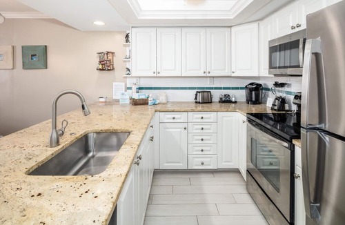 Sanibel Condo | Sundial B306-Direct Beachview, Newly Renovated, Steps to Beach
