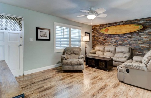 Ocean View Halifax Estates House | Sunglow Surf Shack, Garage, Wifi & Walk to Beach