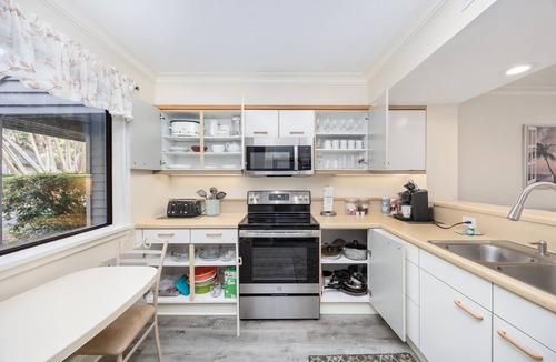 Vaught Villa | Sunkissed Getaway ,Bright 2BR Kingston Plantation Villa in Myrtle Beach