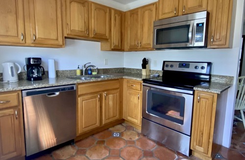 East Ocean Ave Apartment | Sunny 2 Bed Apt Steps From Water and 5min to Beach