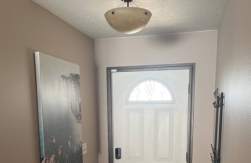 Plant City House | SUNNY 3 BDRM W/ PATIO AND GARAGE
