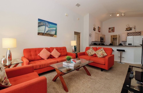 Westbury House | Sunny 4BR Villa Near Disney | South-Facing Pool, 2 Ensuites, Game Room Fun