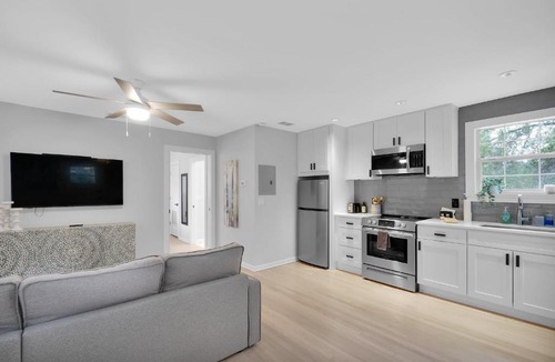 San Marco Apartment | Sunny apartment in walkable San Marco!