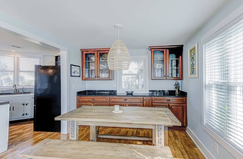 Edisto Island House | Sunny beach house with ocean view, large deck, central AC, & washer/dryer