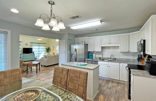 Toilla Segunda House | Sunny & Bright Gulf View Home with Private Pool and Large Decks!