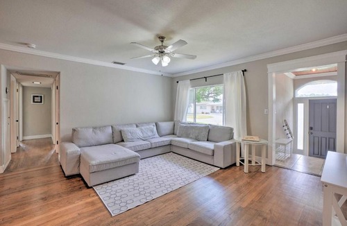 Clearwater House | Sunny Clearwater Home - 5 Mi to Beach and Park!