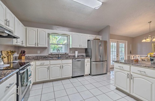 Fellowship House | Sunny Escape, 4 Mi to World Equestrian Center