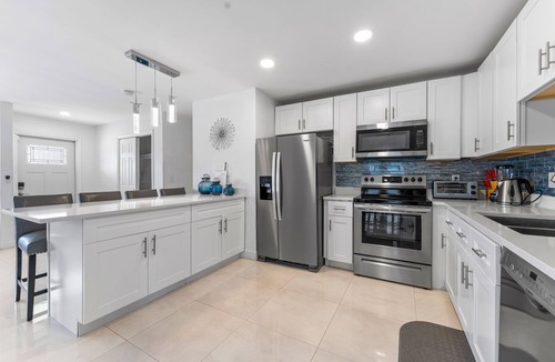 Lauderdale Lakes House | Sunny Goldie in Lauderdale Lakes